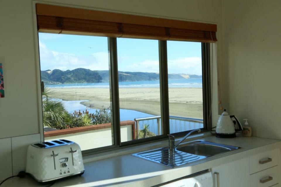 Gems Seaside Lodge Ahipara Exterior photo